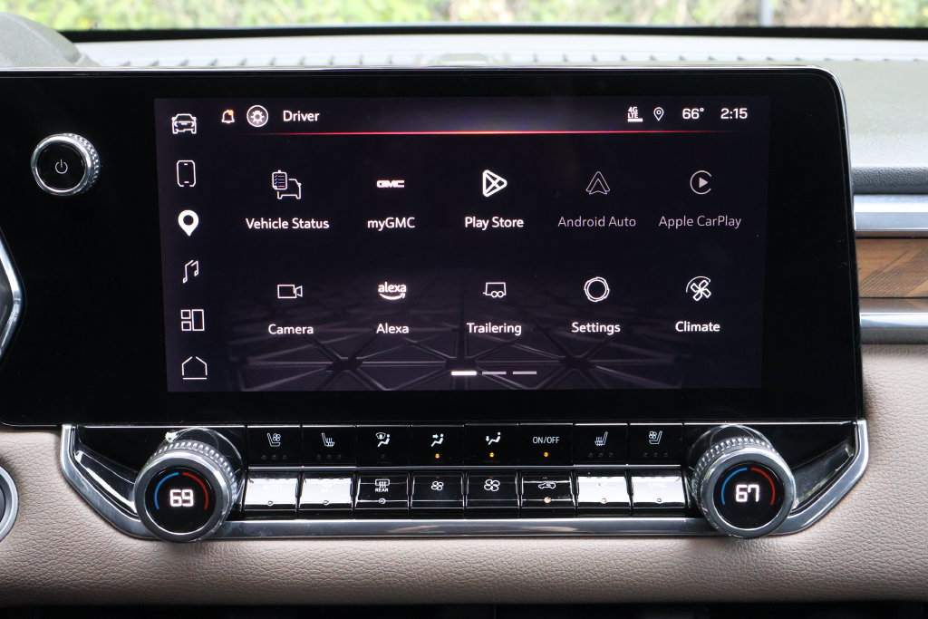 Certified 2025 GMC Canyon Denali AWD/4WD image 19