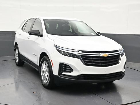 Used 2023 Chevrolet Equinox LS FWD image 8
