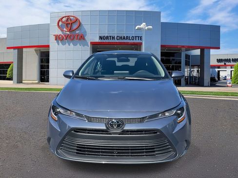 Used 2025 Toyota Corolla LE image 3