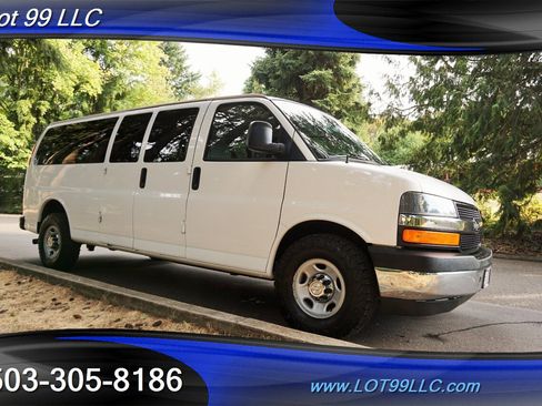 Used 2017 Chevrolet Express 3500 LT w/ LT Preferred Equipment Group image 7