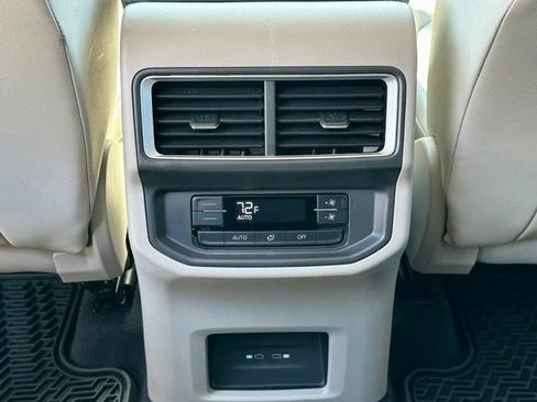 Used 2024 Volkswagen Atlas SE FWD image 18