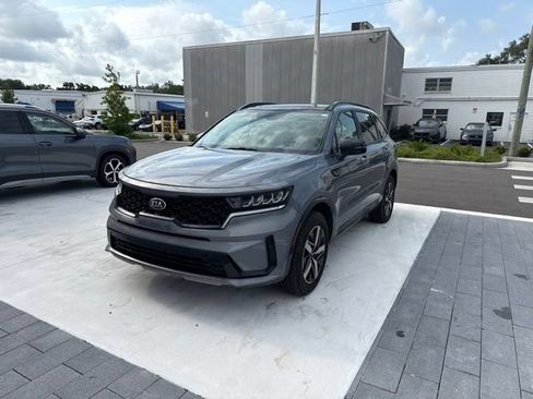 Used 2021 Kia Sorento S w/ Panoramic Sunroof Package FWD image 2