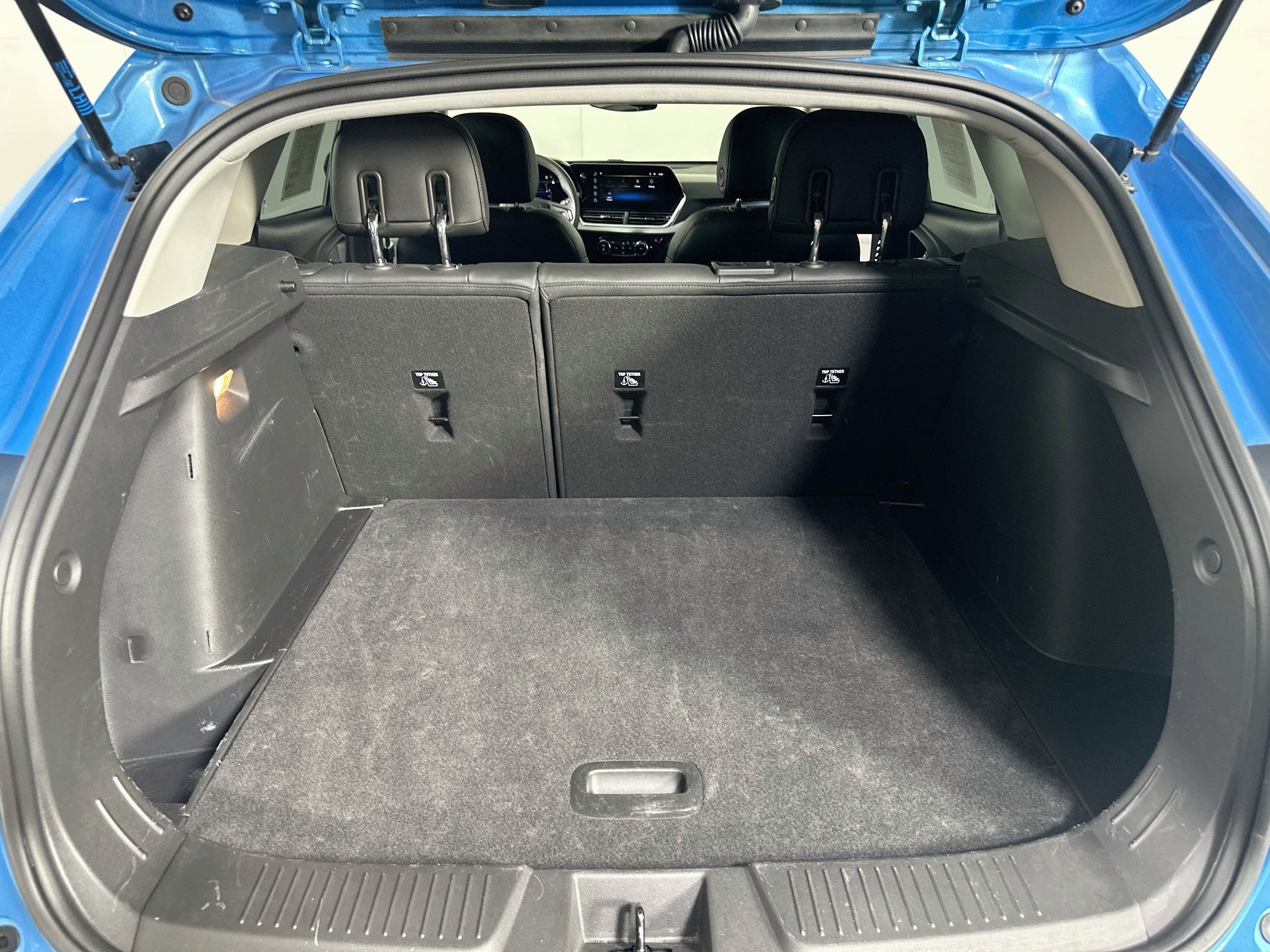 Used 2025 Chevrolet Trax LT FWD image 27