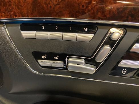 Used 2010 Mercedes-Benz S 550 4MATIC image 30