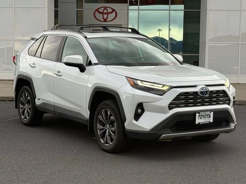 Used 2023 Toyota RAV4 Limited w/ Limited Grade Weather Package AWD/4WD image 1