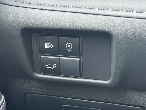 Used 2024 Toyota Highlander XLE image 31