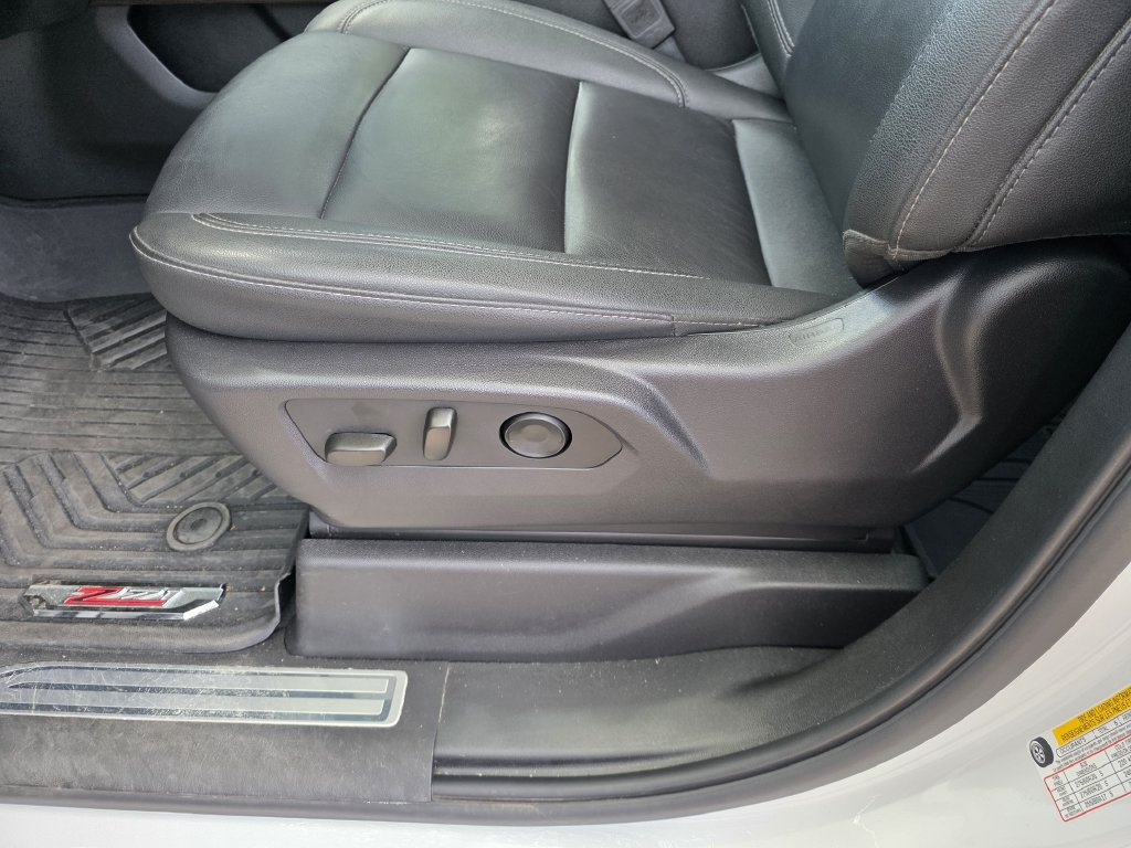 Used 2024 Chevrolet Silverado 1500 RST AWD/4WD image 16