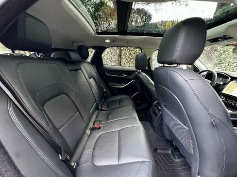 Used 2022 Jaguar F-PACE S image 21