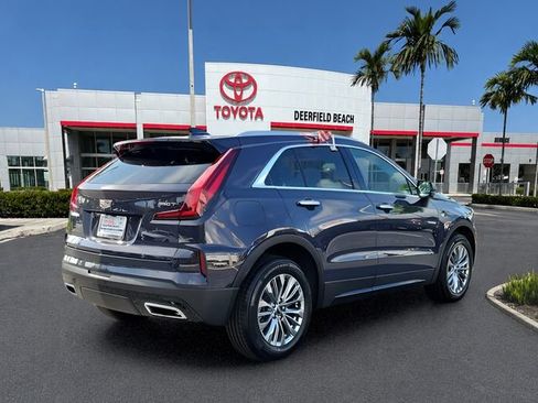 Used 2025 Cadillac XT4 Premium Luxury FWD image 4