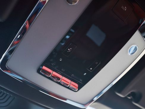 Used 2025 Rolls-Royce Cullinan Black Badge AWD/4WD image 79