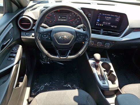 Used 2024 Chevrolet Trax RS w/ Driver Confidence Package FWD image 11