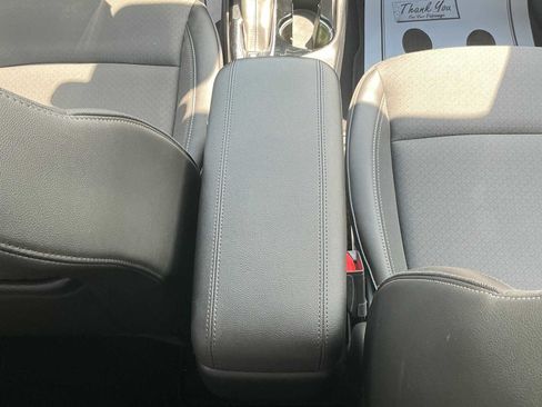 Used 2022 Buick Encore GX Preferred w/ Cold Weather Comfort Package FWD image 18