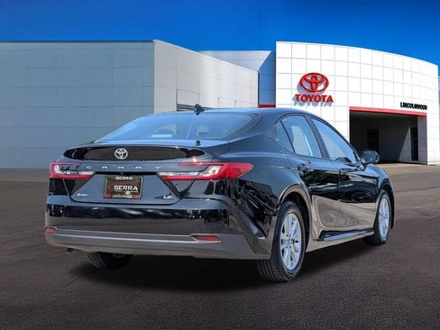 Used 2025 Toyota Camry LE FWD image 10