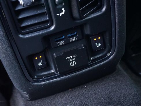 Used 2015 Jeep Grand Cherokee SRT w/ Luxury Group II AWD/4WD image 19