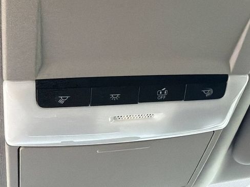 Used 2020 Nissan Sentra SV w/ Trunk Package FWD image 29