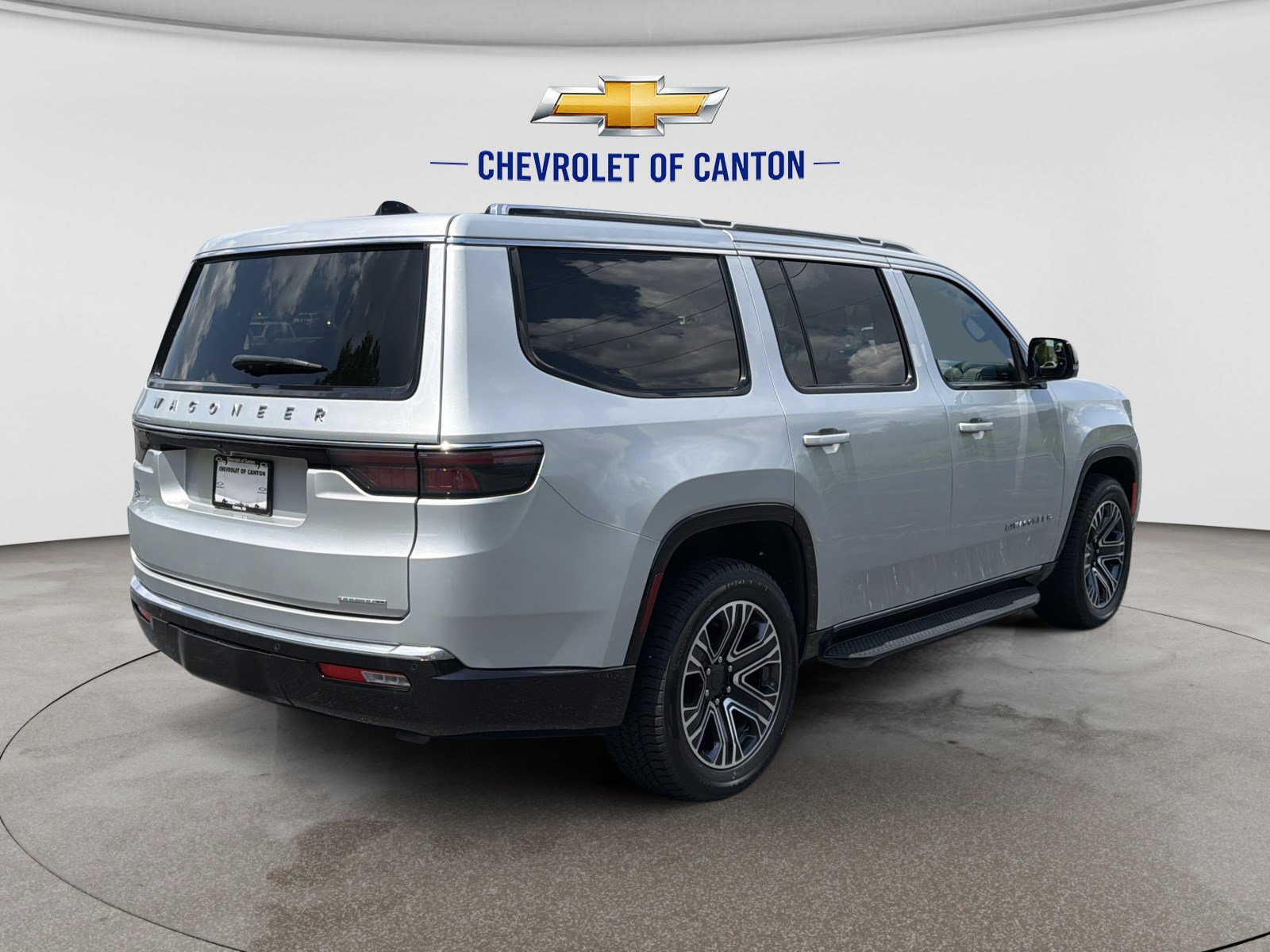 Used 2024 Jeep Wagoneer Series II w/ Flexible Seating Group AWD/4WD image 5