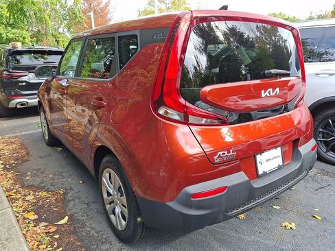 Used 2022 Kia Soul LX image 6
