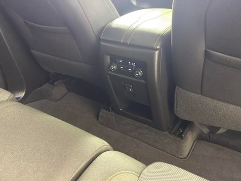 Used 2020 Chevrolet Traverse LS FWD image 32
