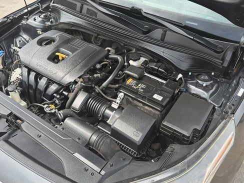 Used 2020 Kia Forte LXS FWD image 33