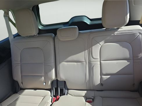 Used 2023 Lincoln Navigator L Reserve RWD image 9