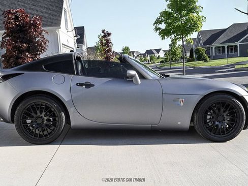 Used 2009 Pontiac Solstice GXP w/ Premium Package RWD image 9