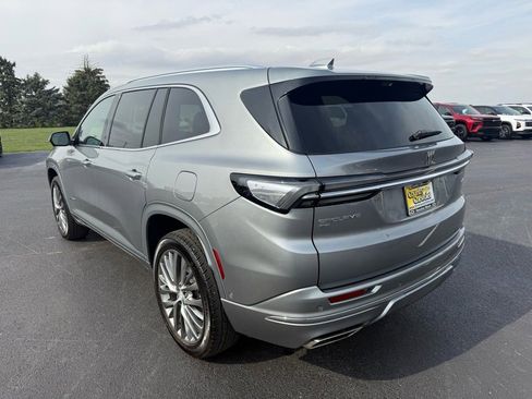 Used 2025 Buick Enclave Avenir w/ Super Cruise Package image 3