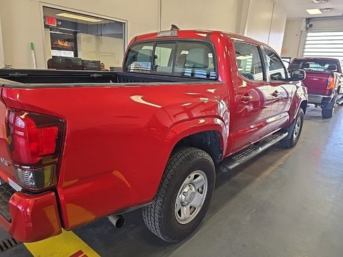 Used 2018 Toyota Tacoma SR w/ SR Convenience Package image 4