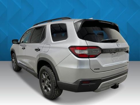 New 2025 Honda Pilot TrailSport image 3