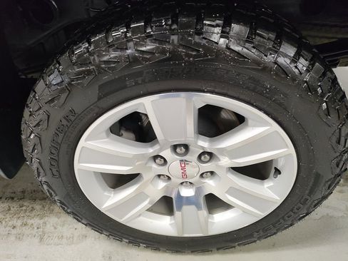 Used 2016 GMC Sierra 1500 SLE w/ SLE Value Package image 18