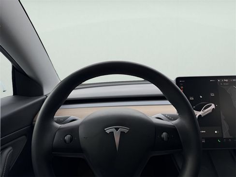 Used 2021 Tesla Model 3 Performance image 18