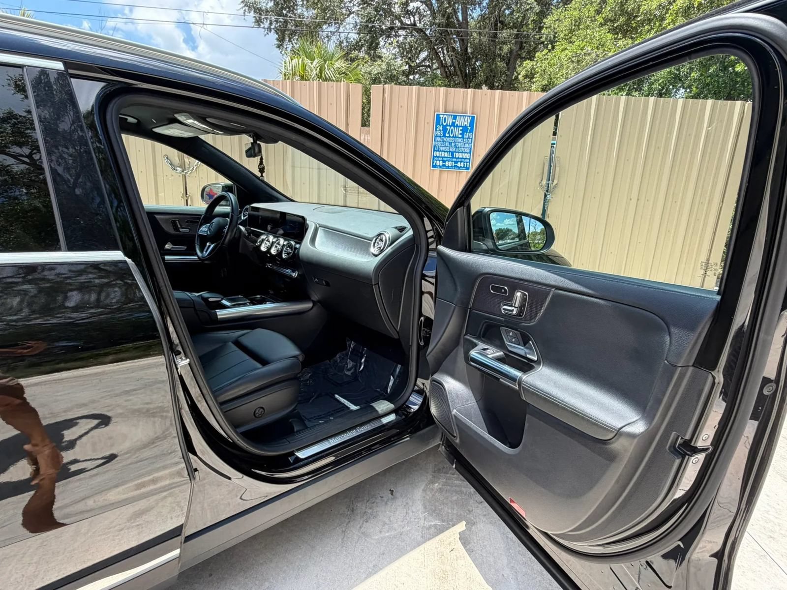 Used 2021 Mercedes-Benz GLA 250 w/ Premium Package image 22