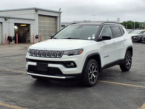 Used 2025 Jeep Compass Limited AWD/4WD image 2