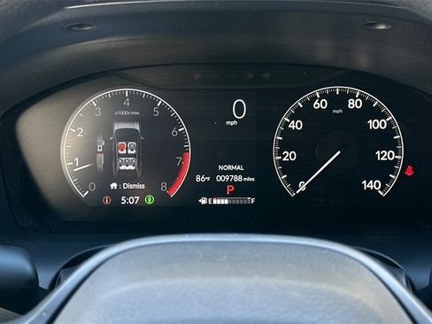 Certified 2025 Honda HR-V LX image 29