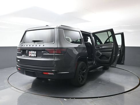 Used 2024 Jeep Wagoneer Series II AWD/4WD image 60