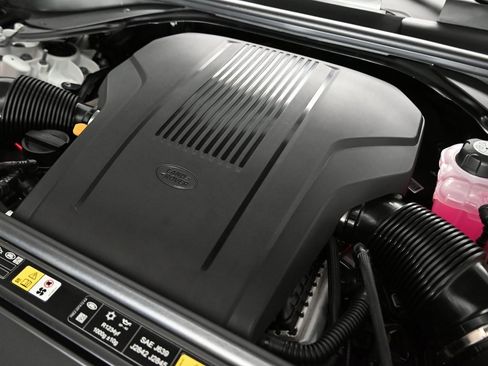 Used 2025 Land Rover Range Rover Long Wheelbase Autobiography image 40