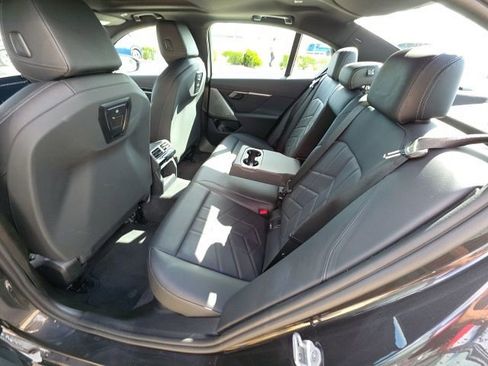 Used 2025 BMW 530i image 23