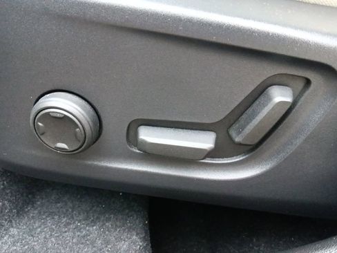 Used 2023 Volvo XC40 B5 Plus w/ Driver Assist Package image 16