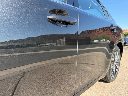 Used 2017 Lexus ES 350 w/ Navigation System Package image 28