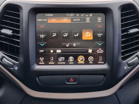 Used 2016 Jeep Cherokee Limited image 16