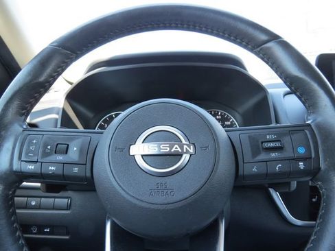 Used 2024 Nissan Rogue SV w/ SV Premium Package FWD image 16