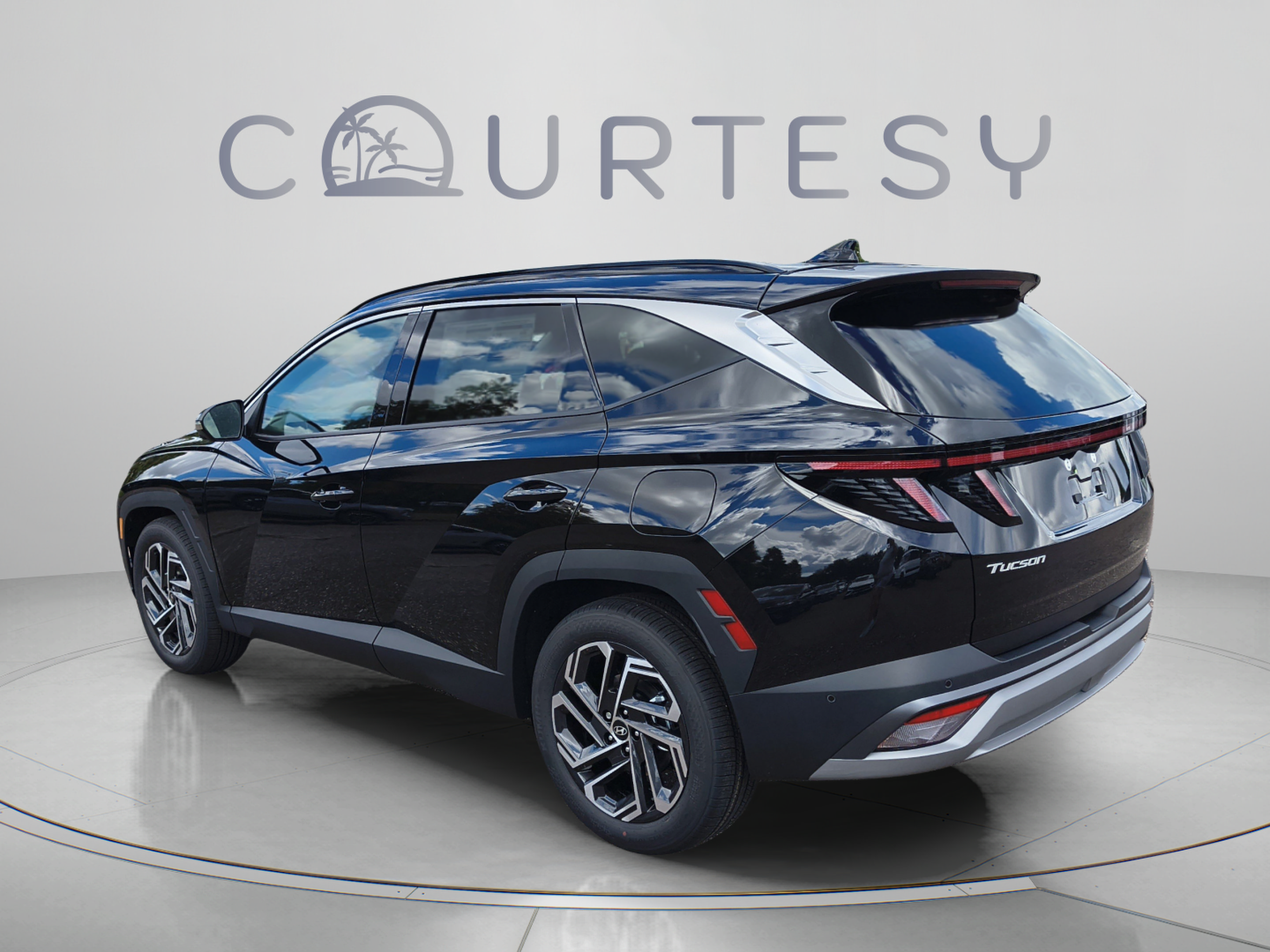 New 2026 Hyundai Tucson Limited FWD image 3