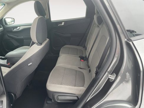 Used 2020 Ford Escape SE image 10
