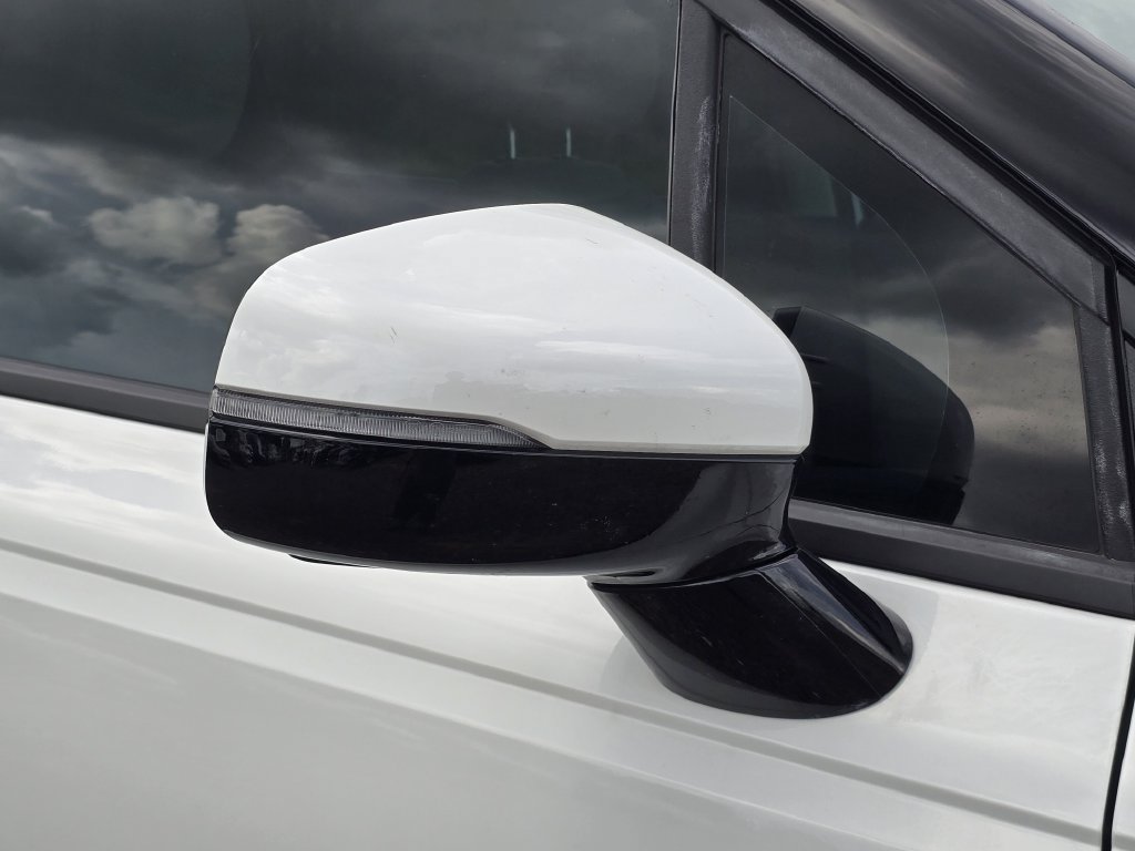 Certified 2025 Kia Carnival EX FWD image 12
