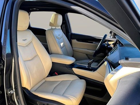 Used 2017 Cadillac XT5 Premium Luxury w/ Driver Assist Package image 24