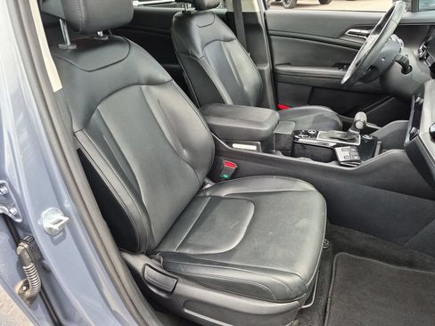 Used 2024 Kia Sportage EX FWD image 31