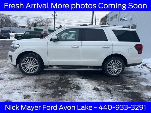 Used 2023 Ford Expedition Limited image 3