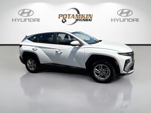 Certified 2026 Hyundai Tucson SE FWD image 4