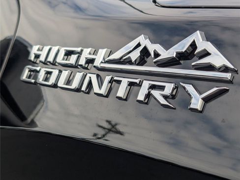 Used 2024 Chevrolet Silverado 1500 High Country w/ High Country Premium Package AWD/4WD image 40