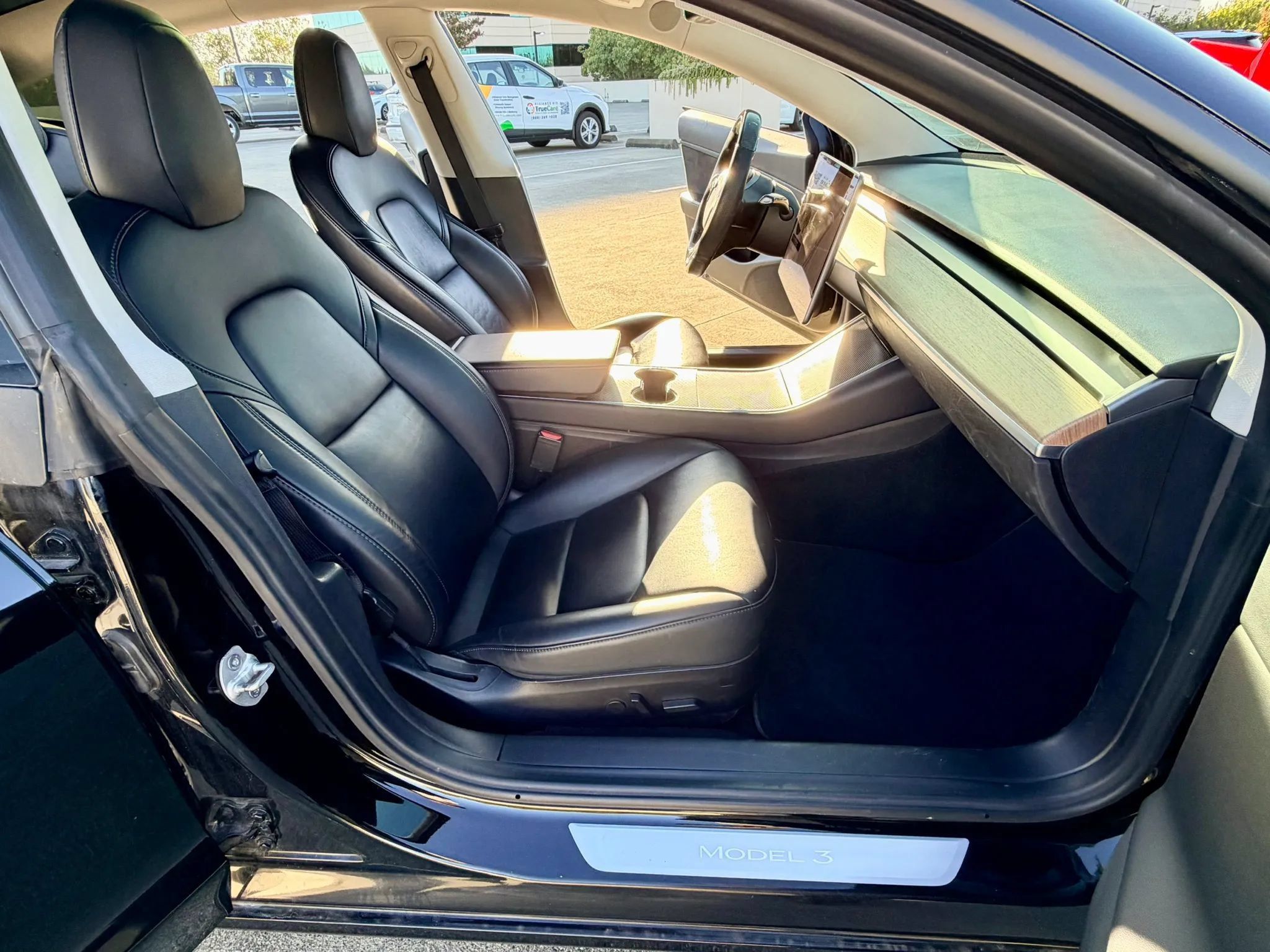 Used 2018 Tesla Model 3 Mid Range RWD image 23