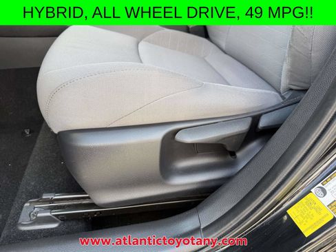 Certified 2023 Toyota Corolla SE w/ Carpet Mat Package (TMS) AWD/4WD image 24